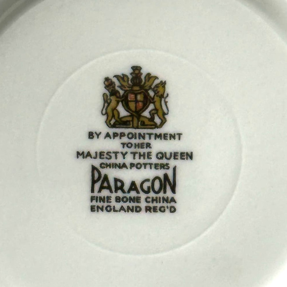 Paragon by Appointment to her Majesty the Queen Teacup & Saucer w/Gold Accents! - Picture 7 of 10